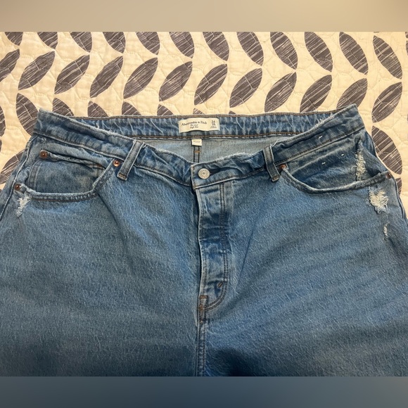 Abercrombie & Fitch Curve love high rise “dad” jeans. Size 34, 18s - Picture 2 of 6